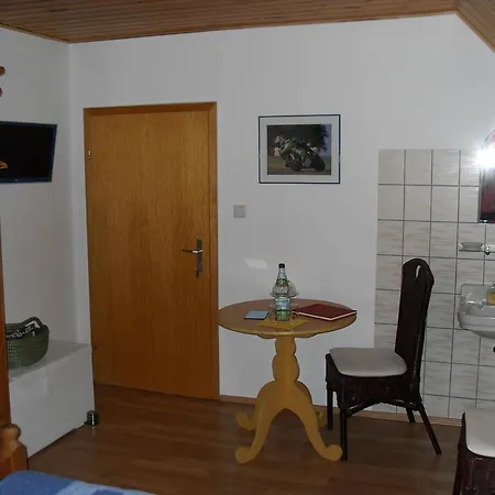 Gastezimmer Zur Fuchsrohre Am Nurburgring Ferienhaus Adenau