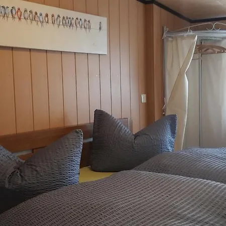 Gastezimmer Zur Fuchsrohre Am Nurburgring * Adenau