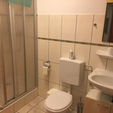 Gastezimmer Zur Fuchsrohre Am Nurburgring * Adenau